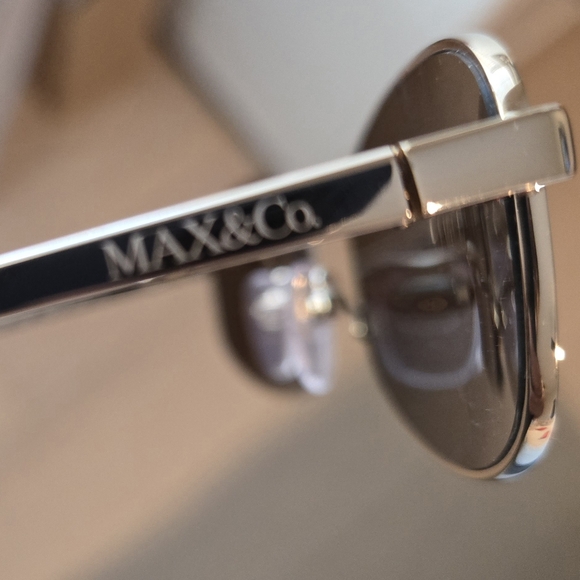 Max & Co MO0135 32E women Eyewear with Adjustable silicone nose Pads Sunglasses - Picture 7 of 15